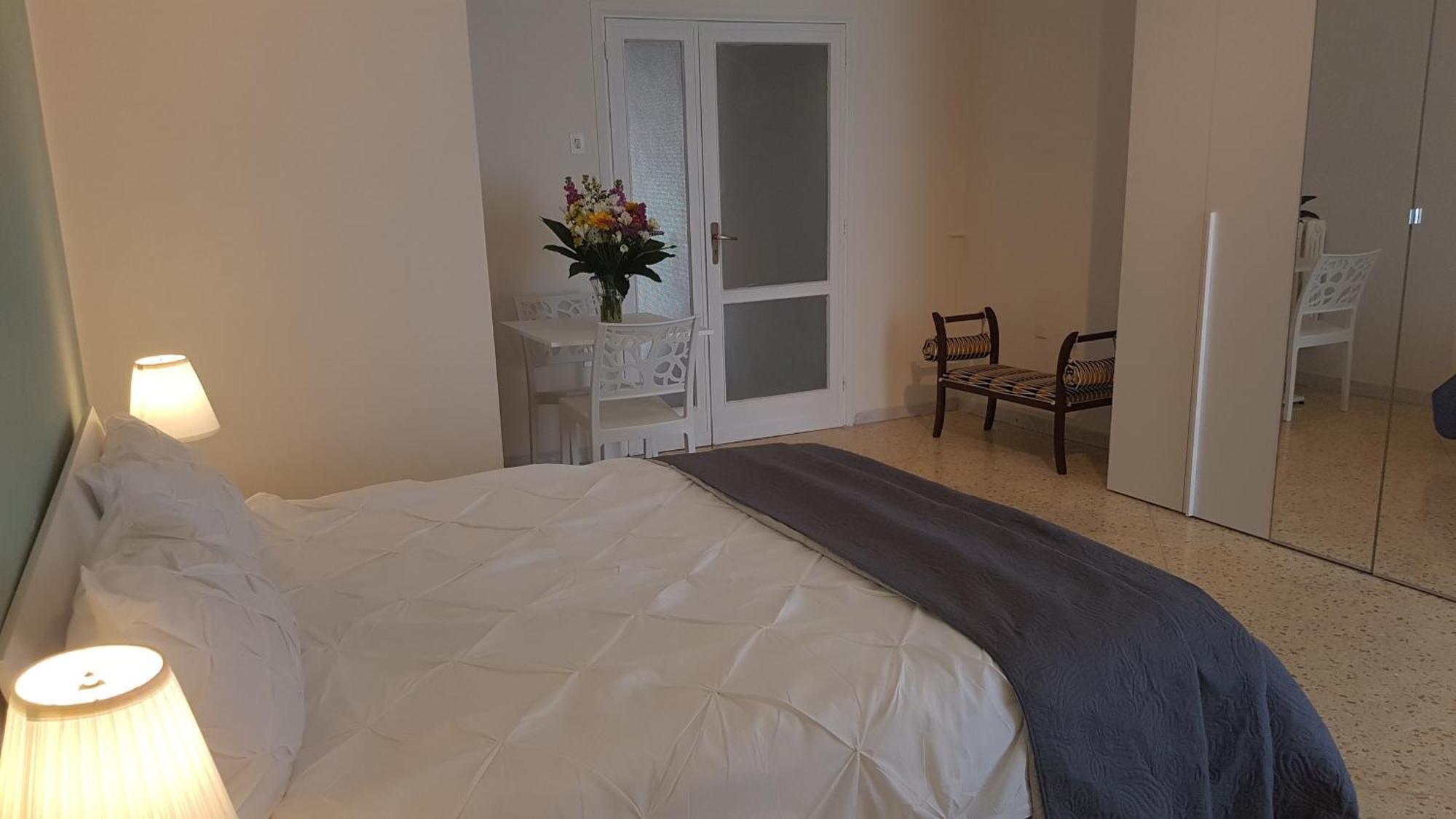 Residenze Benedetto Croce Hotel Bari Buitenkant foto